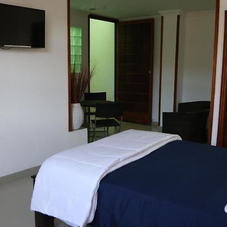 Hostal Pelikan Таганга Экстерьер фото