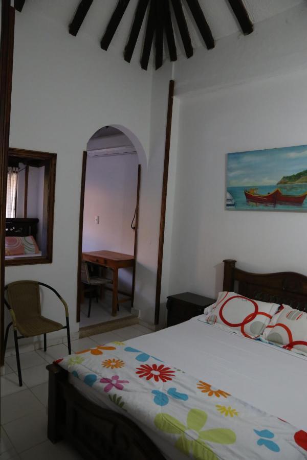 Hostal Pelikan Таганга Экстерьер фото
