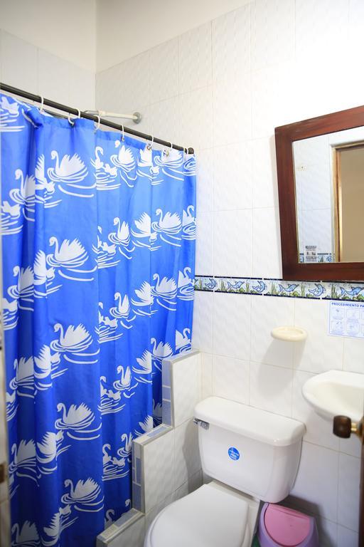 Hostal Pelikan Таганга Экстерьер фото